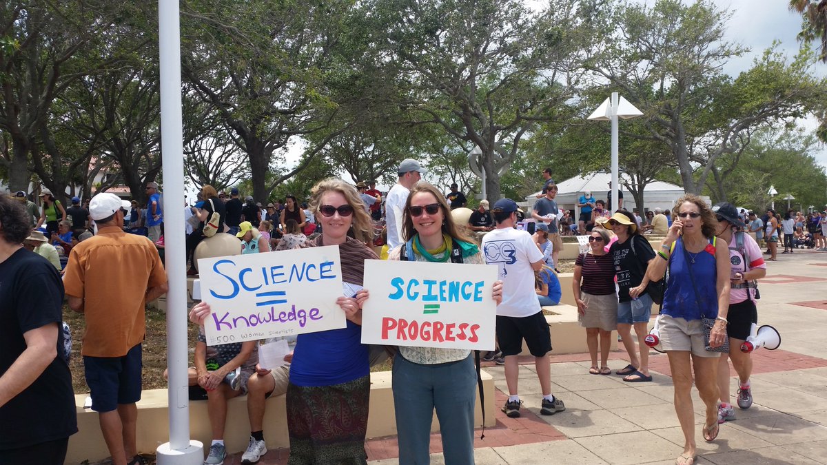 LoganCorina's tweet image. Thx to #CO32017 for taking @alexisjbreen &amp;amp; I to the #marchforscience in FL @ScienceMarchSpC #500womenscientists @500womensci @ComparativeCog