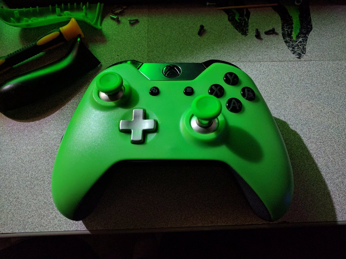 IAM_DOMINATOR's tweet image. #onthewarpath broken controller fixed and looks betternow lol. #LBproblems back at er again. #letsfuckingo cant keep me down @WarPathEsports