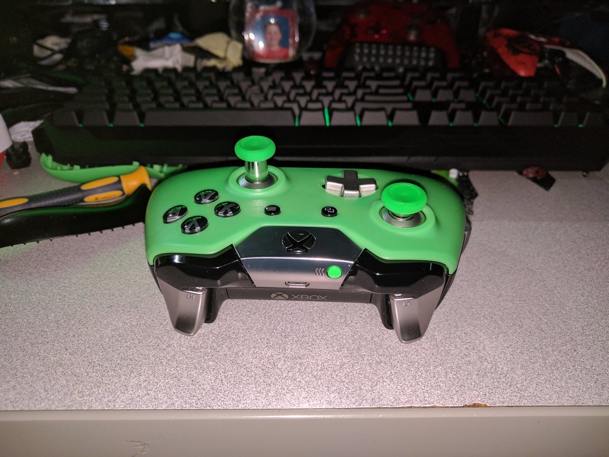 IAM_DOMINATOR's tweet image. #onthewarpath broken controller fixed and looks betternow lol. #LBproblems back at er again. #letsfuckingo cant keep me down @WarPathEsports