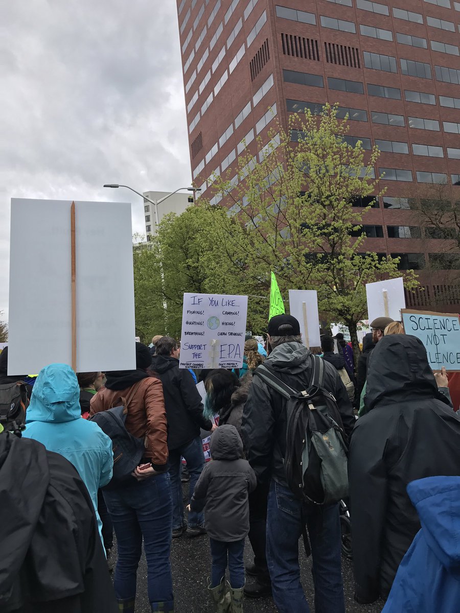 iamalisonmack's tweet photo. #science #pdx #sciencemarch #sciencemarchpdx #MarchforSciencePDX #portland #scienceislife #scienceispower #ScienceIsUniversal https://t.co/clLqdDhZQs