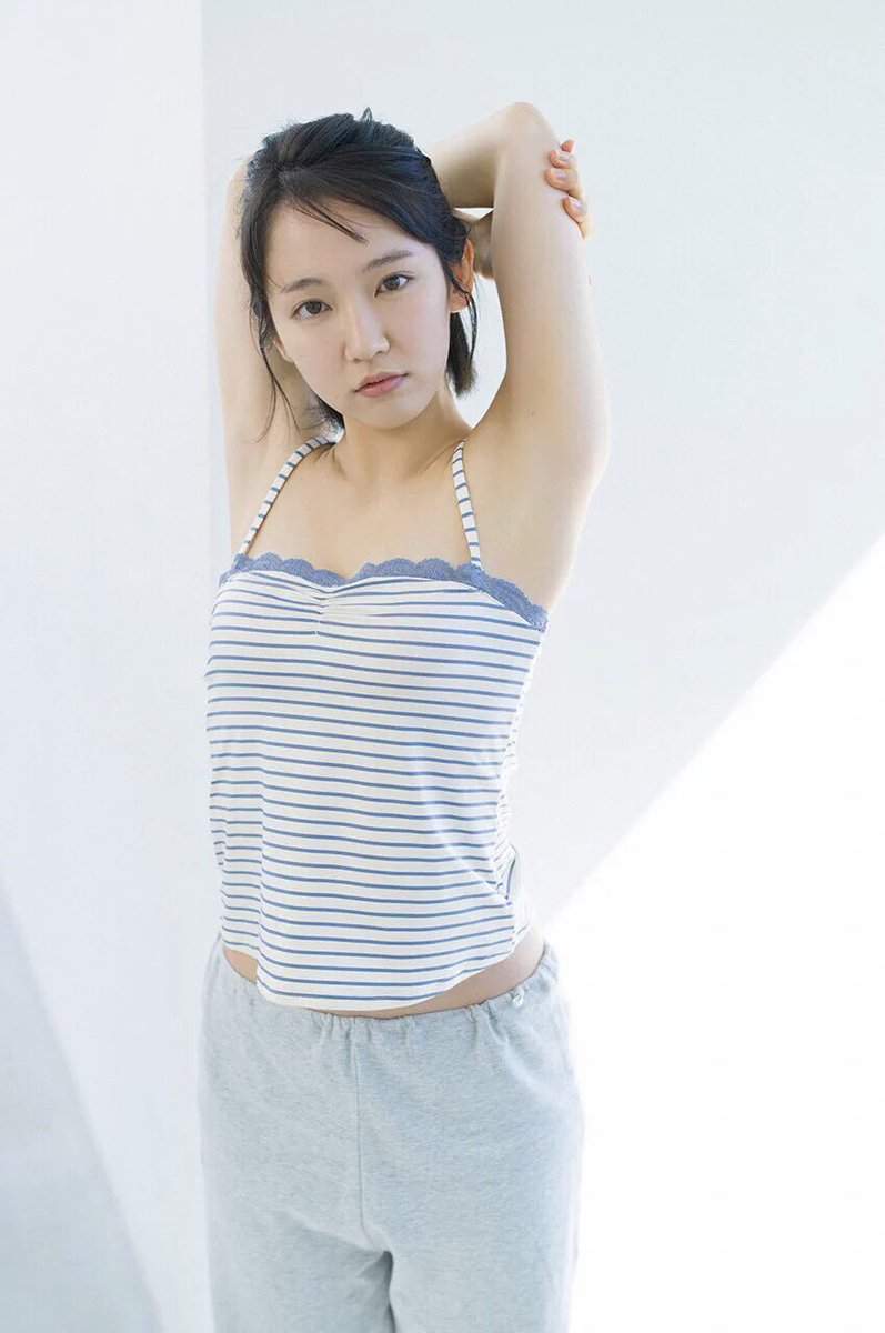 きよみ on X: #吉岡里帆 #吉岡里穂 脇も美人 t.conGUQROtuNn  X