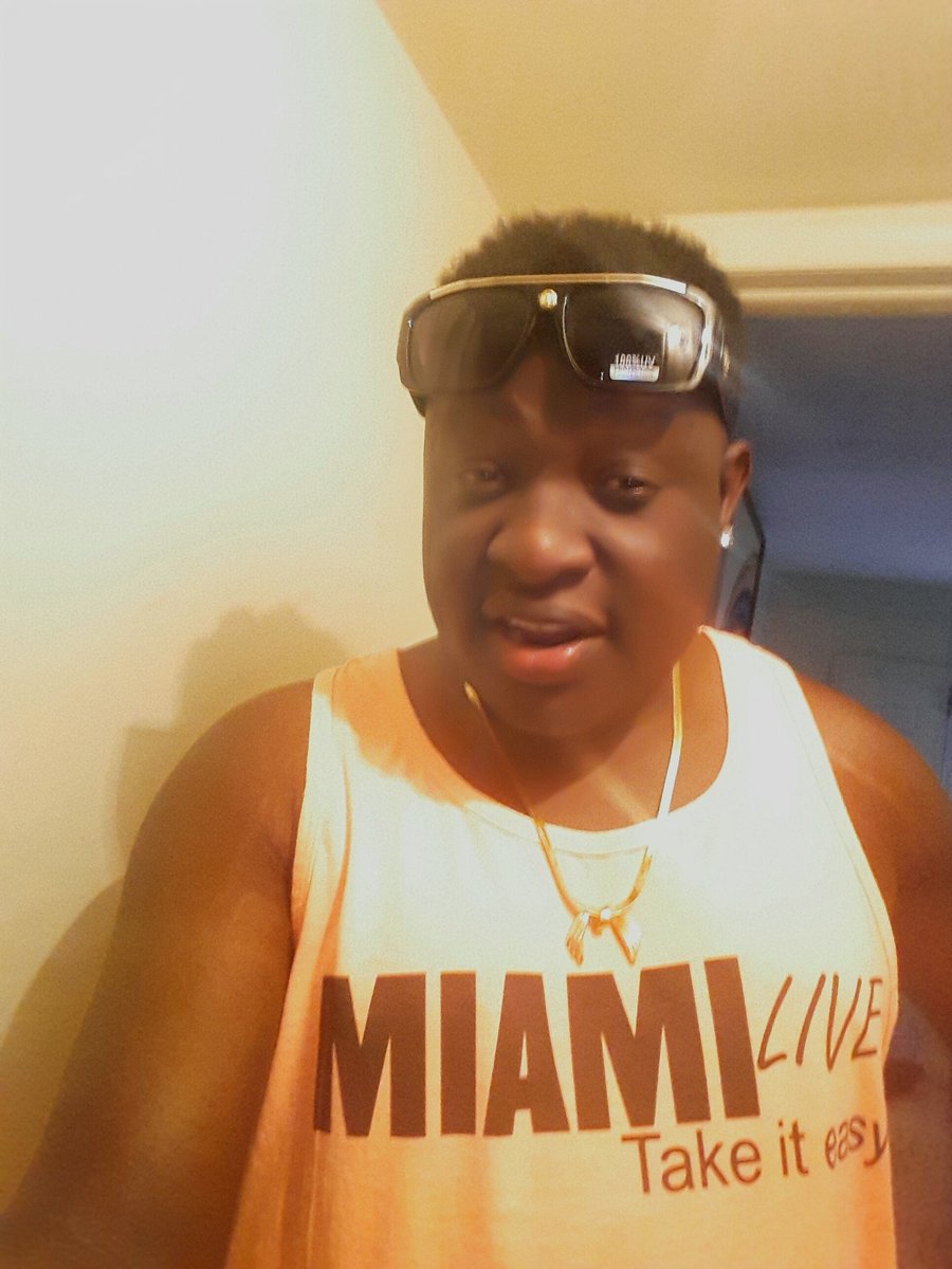 Pronce singer on the other side