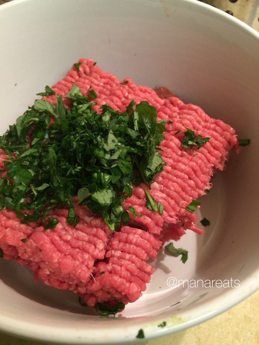manareats's tweet photo. Meatballs, a childhood fav and so easy to make. What's not to love about these BALLS! https://t.co/PtFSzAC7c1 https://t.co/U2PEtQlupJ