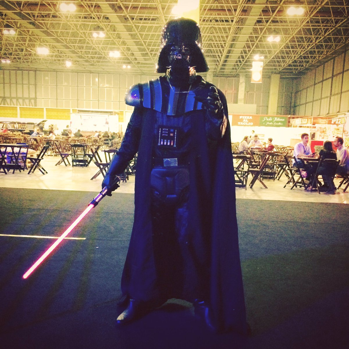 GameCodexBrasil's tweet image. O cara! Darth Vader senhoras e senhores! #GGRF #GGRF2017