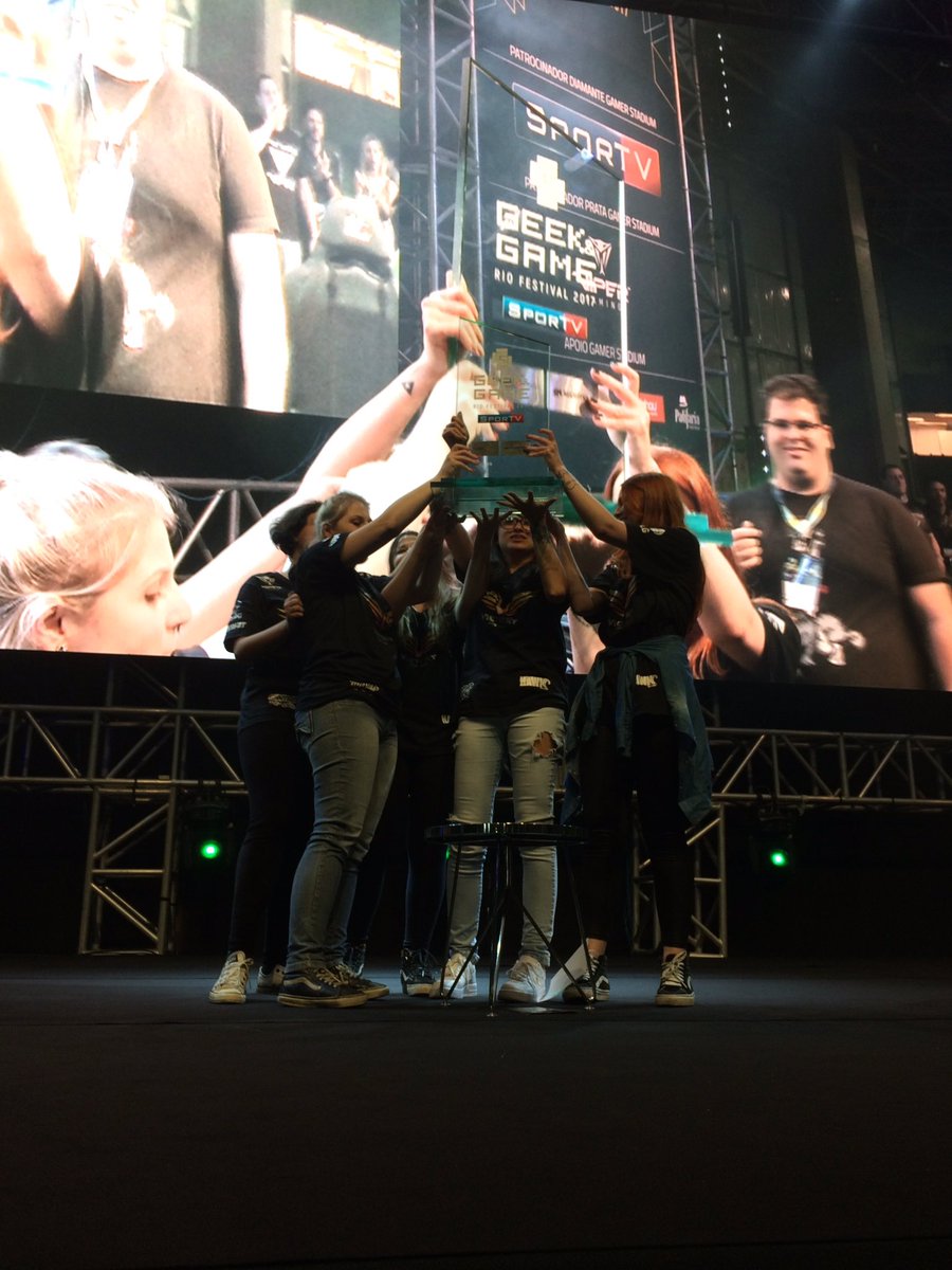 GameCodexBrasil's tweet image. E a @victoryproteam venceu o desafio contra a @PRGeSports ! Parabéns meninas! Que jogo!! #GGRF #GGRF2017