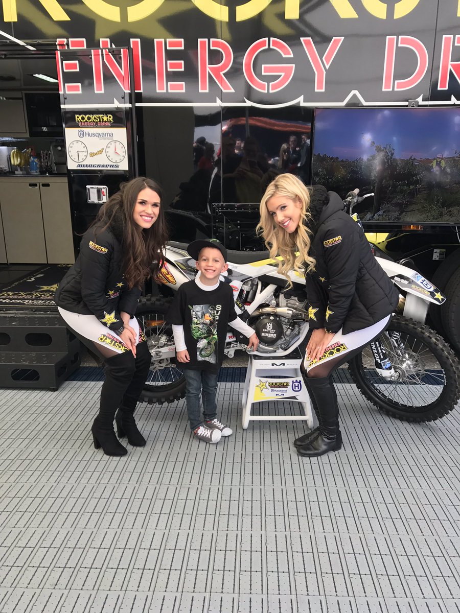 TrinityBrito's tweet photo. @SupercrossLIVE @MonsterEnergy @rockstarenergy #SupercrossLIVE #KellenTate #SXonFOX https://t.co/K79DncTas5