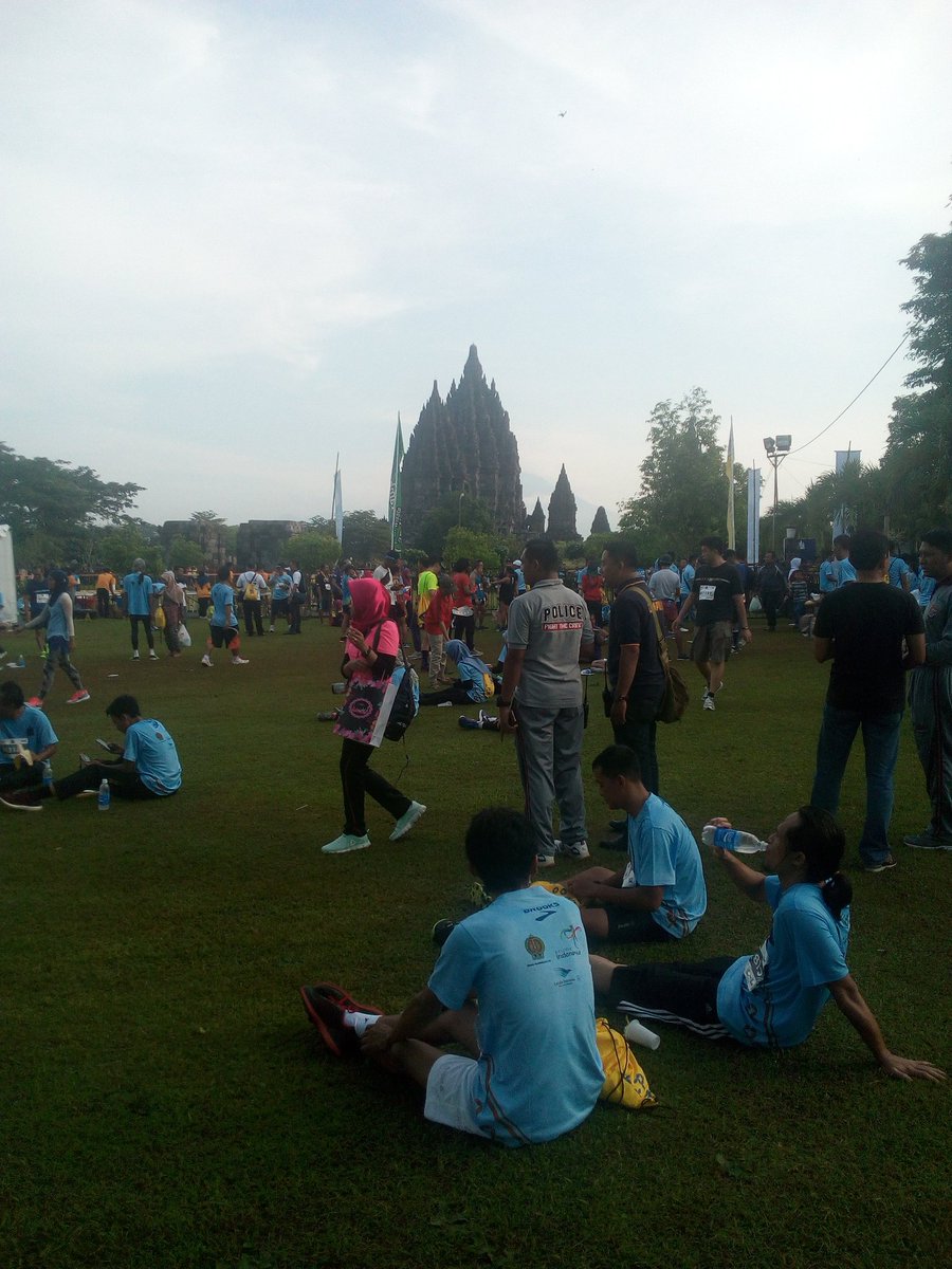 <a href="/mandiri_jogmar/">MandiriJogjaMarathon</a> runners selesai berlari di masing-masing kategori mereka. Selamat untuk kalian semua telah mencapai garis finish.