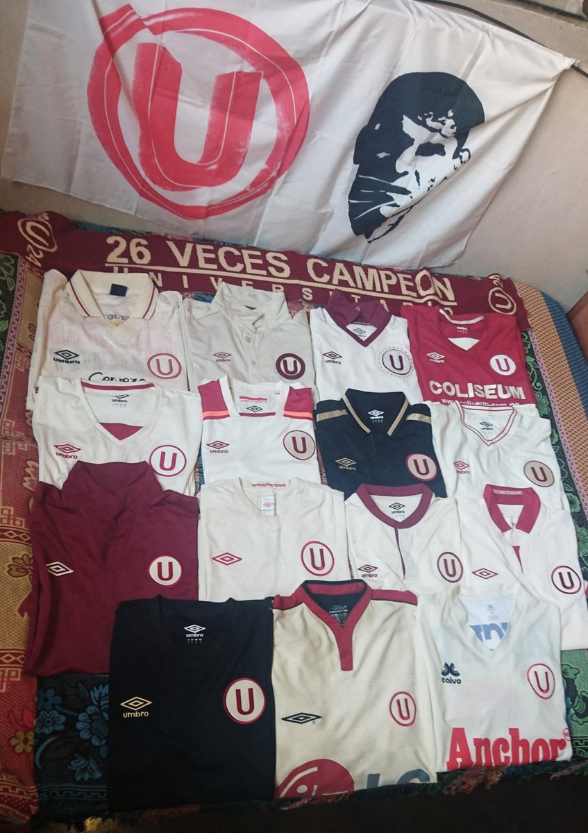 mvalenzdelvi's tweet photo. @accudoficial @Universitario @prakzis @jcortecho @CanteraU @ColectivoLolo @Tcrema @Cesar_Vento @golesrecuerdoU @Testigo1924 @BomboDeLaBarra Mi pequeña colección, por ahora son 15 pero irán creciendo, siempre aprovecho en buscar las que me faltan y esperar las nuevas. #MuchaGarra https://t.co/hrFd4nEo0d