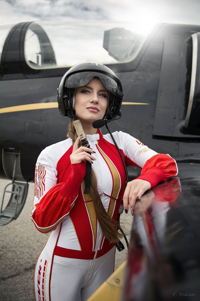 керри дункан летчица. девушка за штурвалом самолета. екатерина вилкова летчицы. пилот ввс сша a10. летчица светлана протасова.