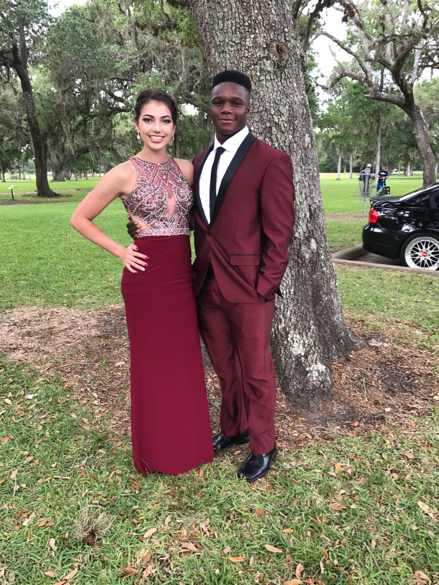 REvanicky's tweet image. Prom 2017