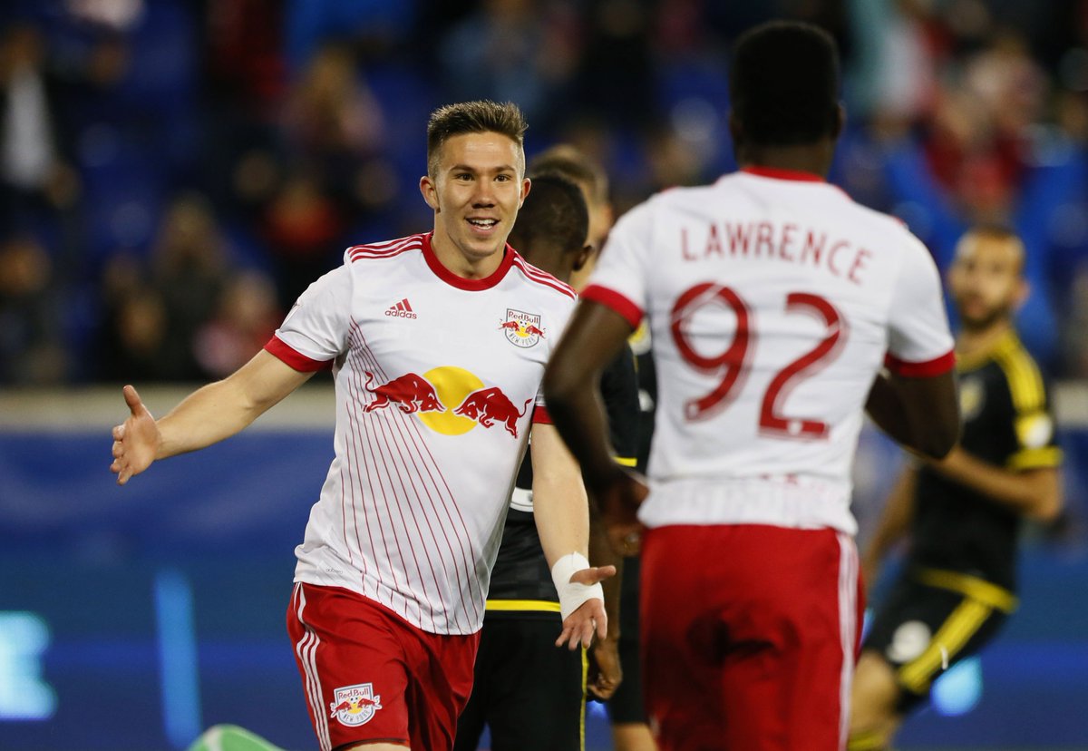 New York stays perfect at home with 2-0 win over Columbus.  📰: win.gs/2p8aLEE  #NYvCLB | #RBNY https://t.co/5mf4dNtAAs