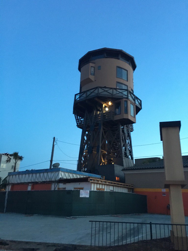 RangerDECA's tweet photo. So your normal water tower that has been converted into a house. #didntknowthatwaspossible https://t.co/edHmEo5M1d