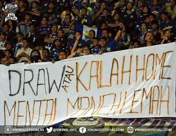 hooliganbdg's tweet photo. Meanya Kudu Bijil Deui Wae Iyeu Spanduk Sabtu Hareup... https://t.co/JpVSzdDayz