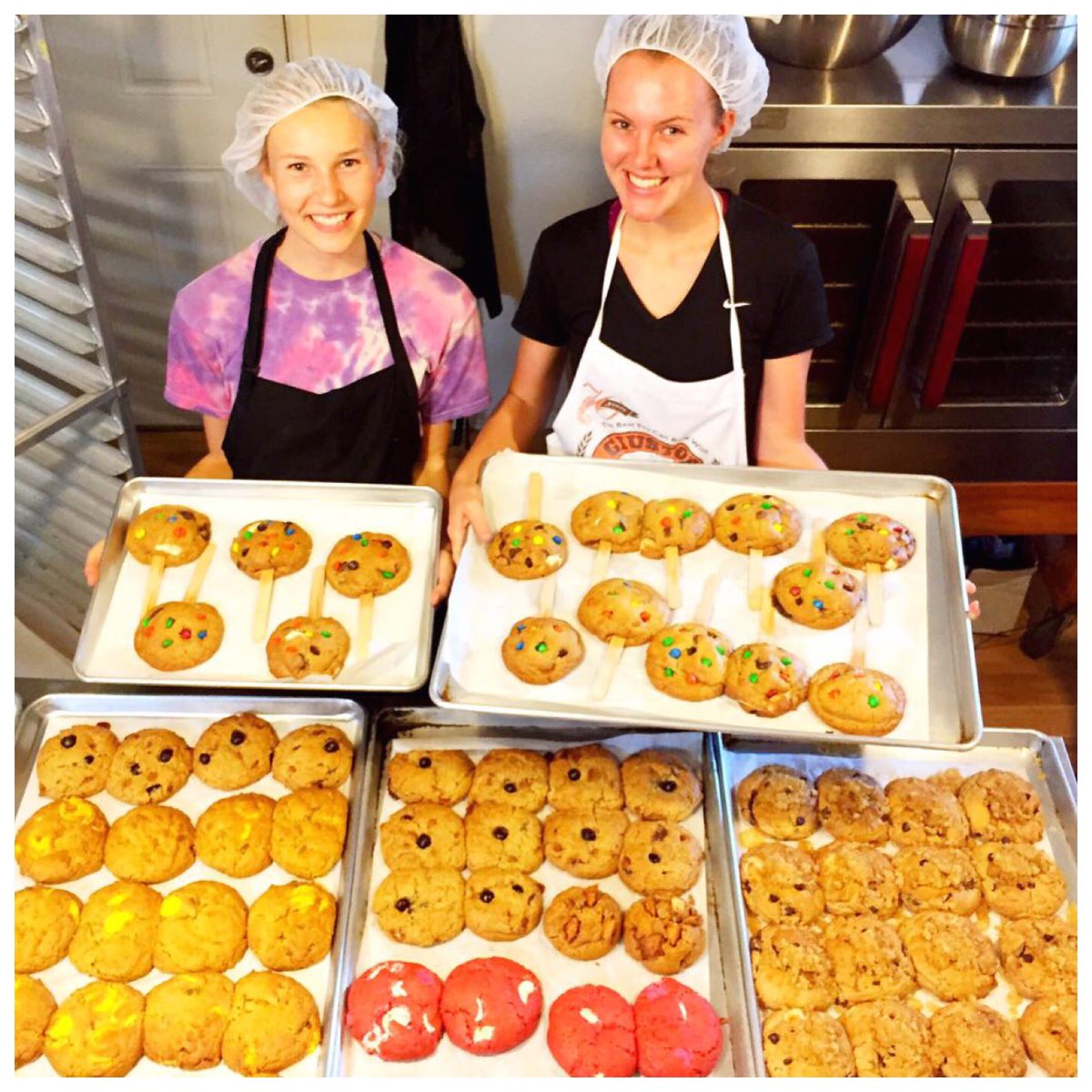 Our adorable cookie elves hard at work making bellies happy near and far #cookiesfordays #cookiestagram #hawaiieats