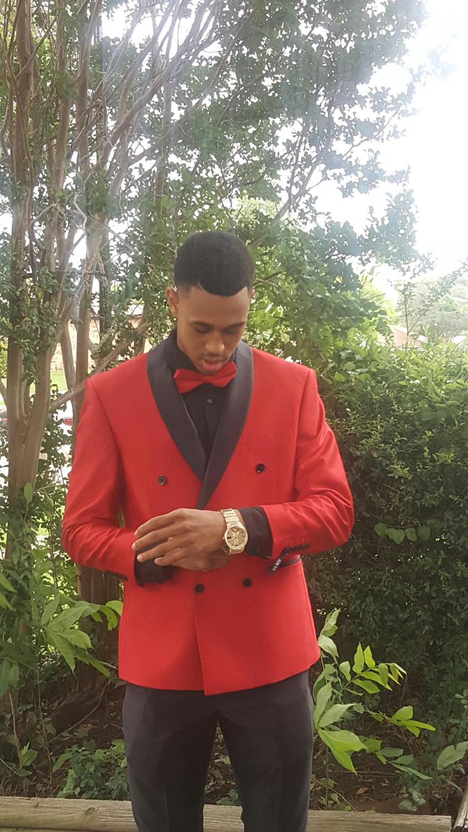 Zhaire (@zhaire_smith) on Twitter photo 2017-04-23 04:27:05 ⚫️🔴 ⚫️🔴