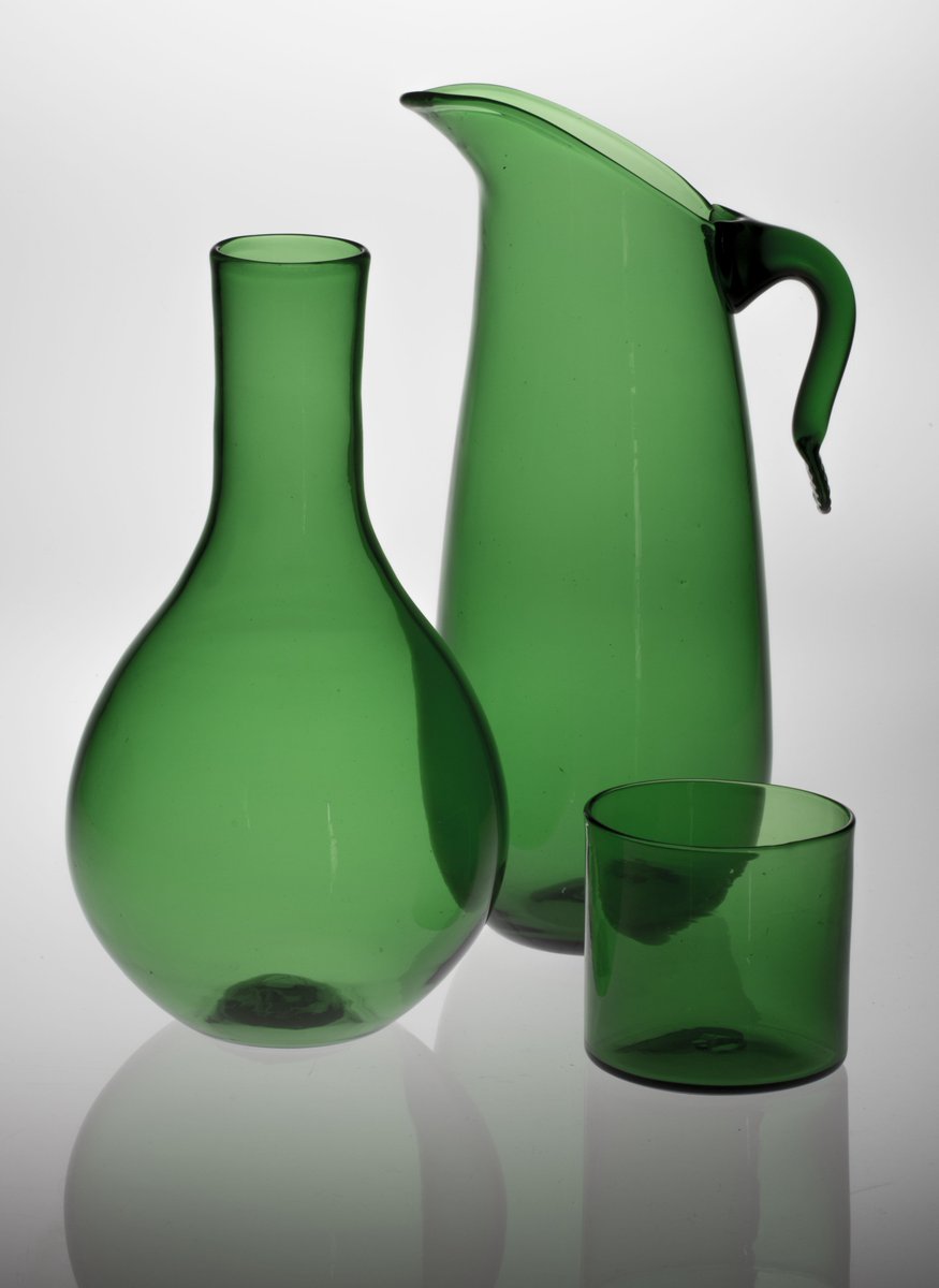 Spritz up happy hour with <a href="/eligo_it/">ELIGO</a>'s hand-blown green glass series. Shop now #WallpaperSTORE #Design #Hosting #Aperitivo #HappyHour #Drinks