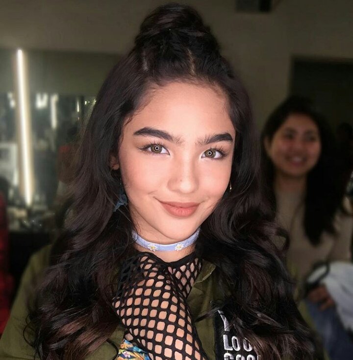 ANDREABmanila's tweet photo. makeup by herself
hair by mark ibarrola
styled by styleistinc

Andrea Brillantes https://t.co/eLnthT5Vzm