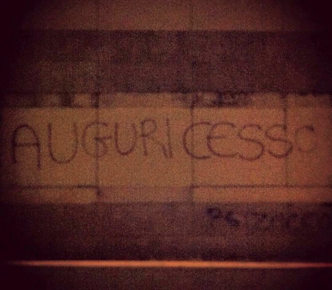 Auguri ... #ignoranza #ignoranzaedegrado #italia #auguri