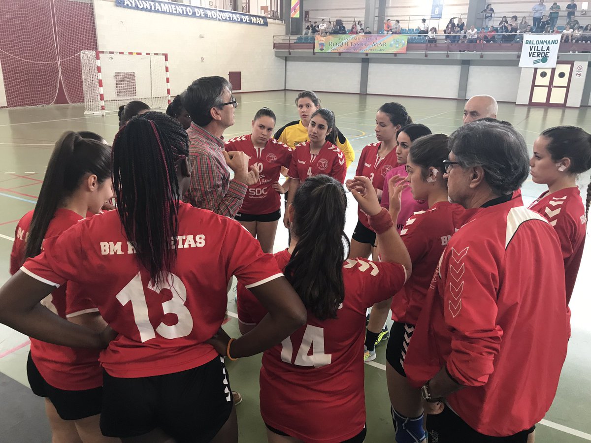 BM_Roquetas's tweet photo. Al descanso | @BM_Roquetas 17-12 @base_villaverde #CampEspañaJuvFem #sectorH Vamos #rojillas!!! https://t.co/p9VvjhU83e