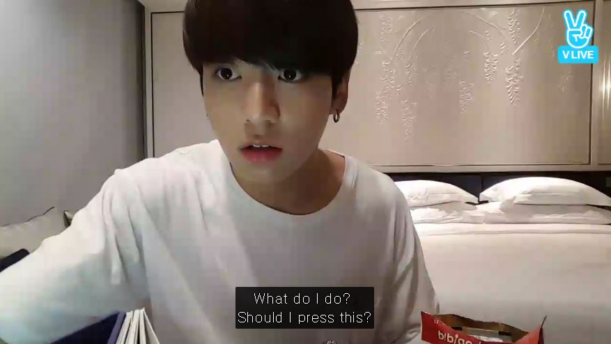 samrren28's tweet photo. Kookie Live 🐰🐇 is now up on V LIVE, 170422.
 https://t.co/4MnbtLcCkT by #eAmia14389 via @c0nvey https://t.co/yOl4GFGtTo