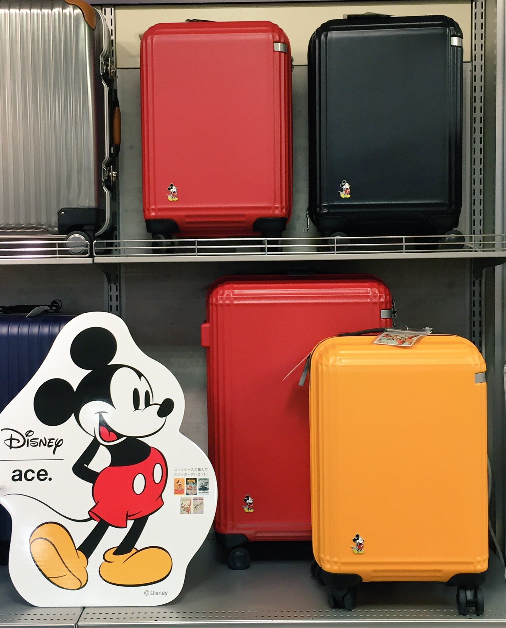 Twitter এ 池袋ロフト Disney Ace のスーツケース O ジッパーがミッキーの手になってます ワンポイントのミッキーもかわいいです 10階 トラベル ディズニー エース T Co 6djhi3asku ট ইট র