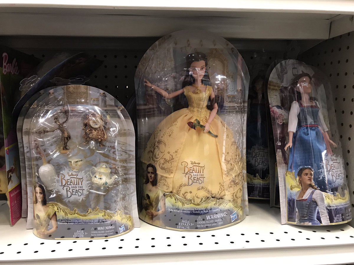 Erina Matsui Twitterren ニューヨークトイ事情 実写版美女と野獣 のドール上からディズニーストア豪華版 ディズニーストア 普通のおもちゃ屋 ぶっちぎりでディズニーストアが可愛くない けど妙に欲しくなるのはなぜ ポカホンタスは良解釈されてました 等身大