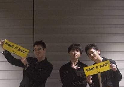 MYBlockBClub's tweet image. Our boys with the slogan 🐝🐝 #BlockBBastarzinMY