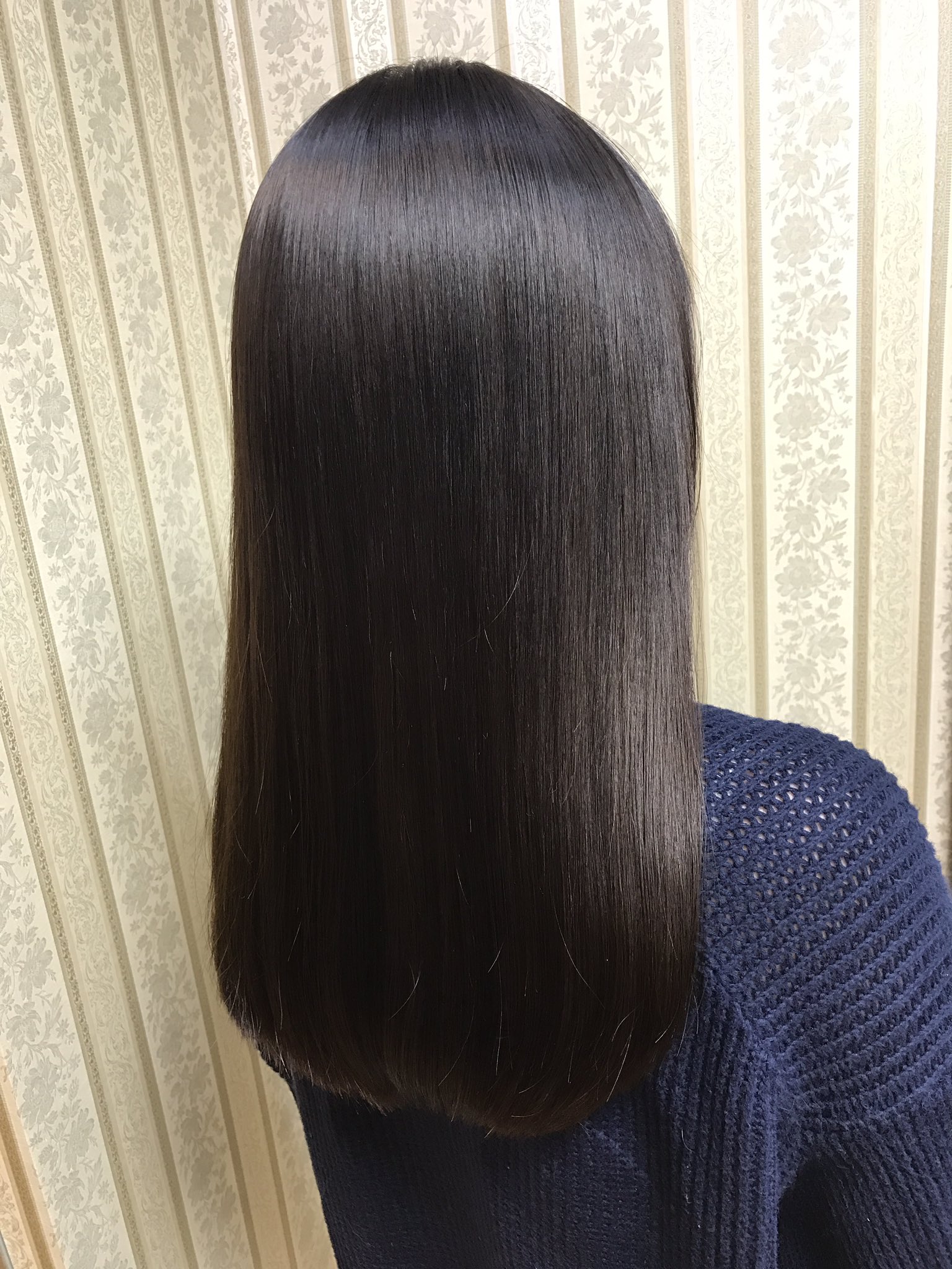 シャンテグラム ヘアスタイル紹介 キレイな清楚系セミロングヘアー 毛先を重めに整えて枝毛のカット ヘアトリートメントで潤いと艶やかさを施させていただきました 爽やかな季節に手触りの良い髪の毛 ステキですよね T Co Svvj9u3k6d