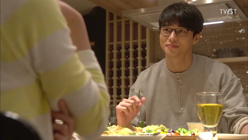 d0ki's tweet photo. Why would you want to have an affair when you have this guy as your husband 😒😒 #AnaSore https://t.co/m7OM8iZaG6