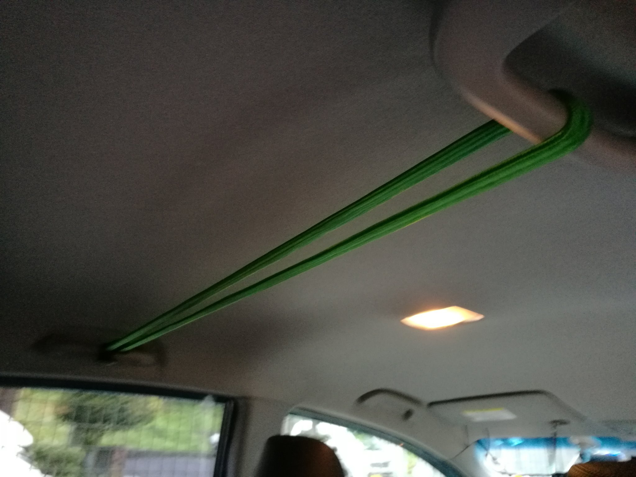 ট ইট র しばゆう お ダイソーで買ってきた自転車用の荷物固定バンドがいい感じ B 車中泊旅行で車内に洗濯物干すのに使えそうですw ট ইট র しばゆう お ダイソーで買ってきた自転車用の荷物固定バンドがいい感じ B 車中泊旅行で車内に洗濯物干すのに使えそうですw