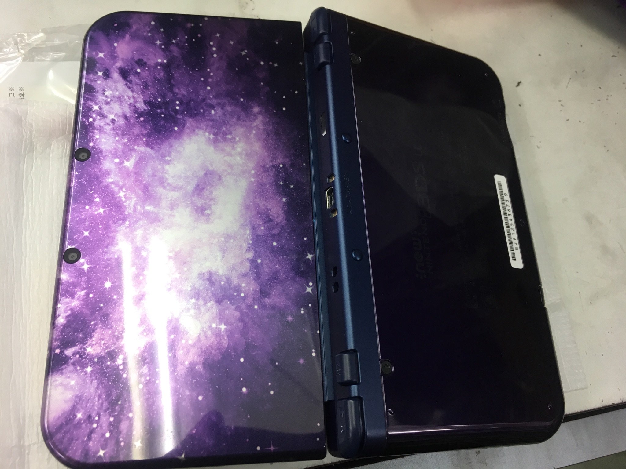 تويتر おじゃま館 長居店 ゲーム トレカ売るなら على تويتر レアカラー本体の買取がきました 中古本体 Newニンテンドー3ds Ll トイザらス ギャラクシーパック 去年にトイザらスの日本上陸25周年記念で限定販売されたモデルで 表面の質感がなかなかいい感じ