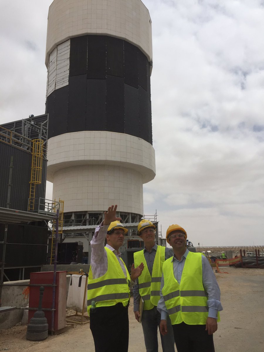 Visiting remarkable Ashalim 121MW solar thermal power plant in Negev with <a href="/JoshFrydenberg/">Josh Frydenberg</a>. Promising technology. brightsourceenergy.com/ashalim-solar-…