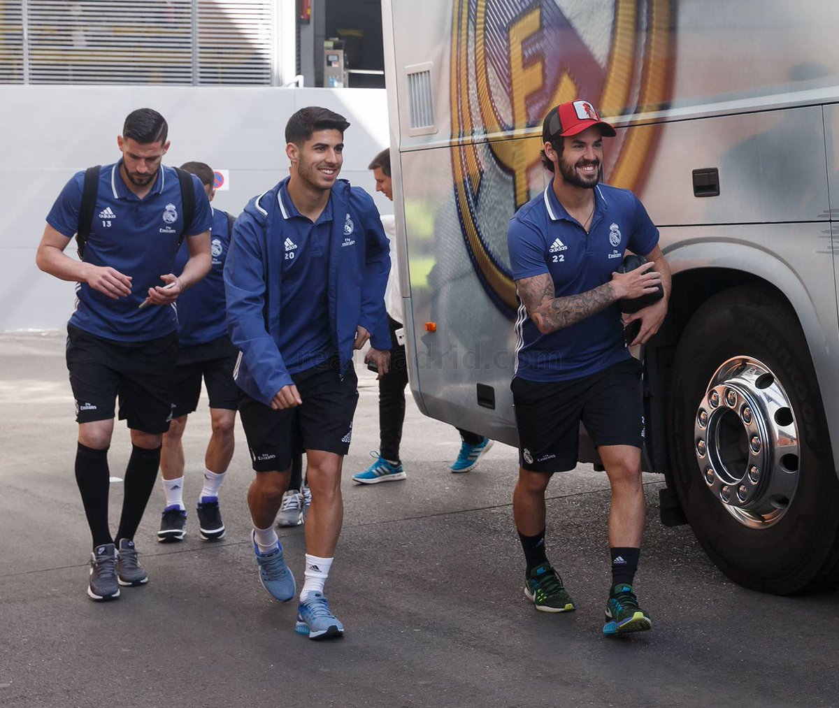 realmadrid's tweet image. 🚍➡ #RMCity

#HalaMadrid #ElClasico