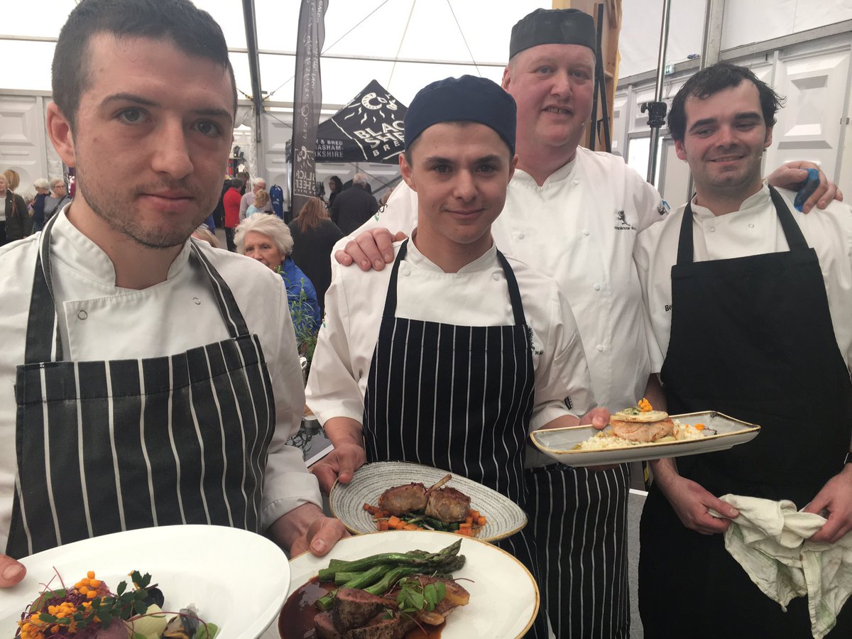 <a href="/HarrogateFlower/">HarrogateFlowerShow</a> @tommyglaister <a href="/chef_benturner/">Ben Turner 💙💛</a> <a href="/teessidechef/">Jason Moore</a> <a href="/GisboroughHall/">Gisborough Hall</a> <a href="/TheFairfaxArms/">The Fairfax Arms</a> #readysteadycook! #harrogate