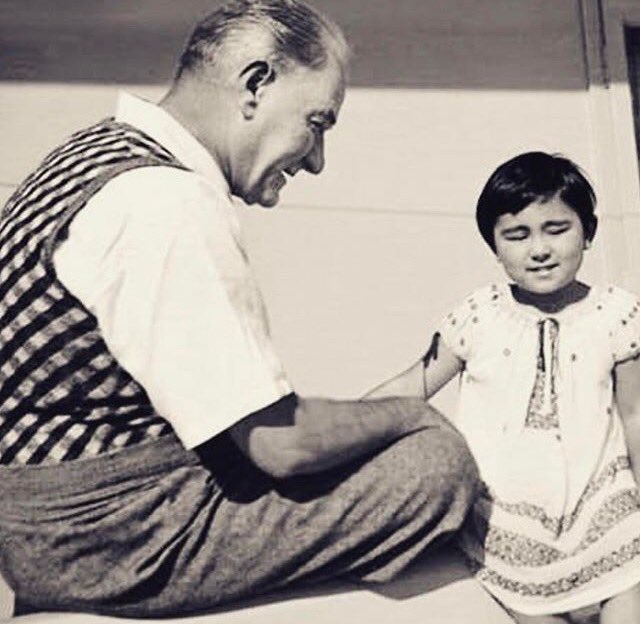 23 Nisan  Ulusal Egemenlik ve Çocuk bayramı kutlu olsun 🇹🇷