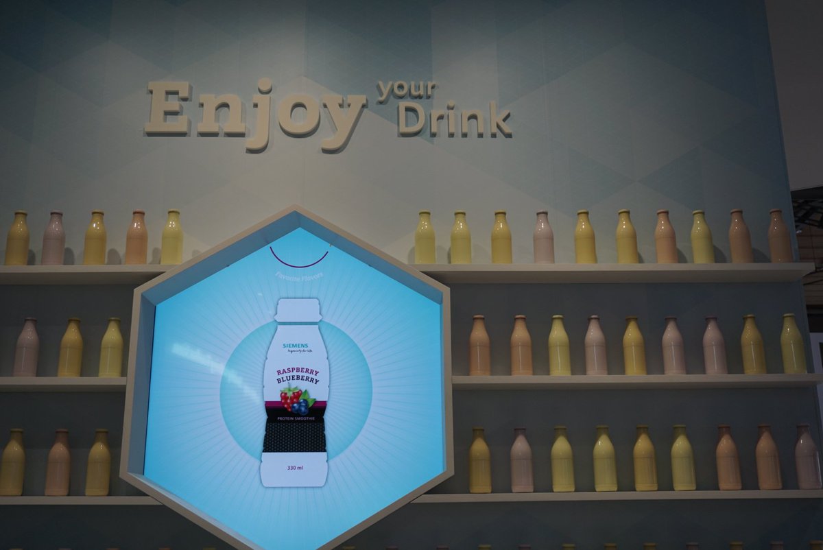 hannover_messe's tweet image. Fully individualised production up to batch size of 1: @Siemens shows what #digitalization can do for e.g. the food&amp;amp;beverage industry! #HM17
