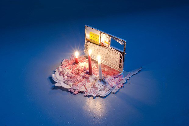 axisweb's tweet image. #Five2Watch #DomesticObjects @Alex_Neon_John @Lisa_Evans92 Rosemary Terry @jamesgregoryart @_RodneyHarris @axisweb axisweb.org/five2watch/201…