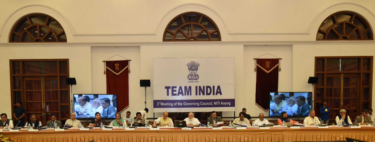 Delivered the opening remarks at the start of the 3rd meeting of the <a href="/NITIAayog/">NITI Aayog</a>... ln.is/Ihg2e by #narendramodi via <a href="/c0nvey/">Convey</a>