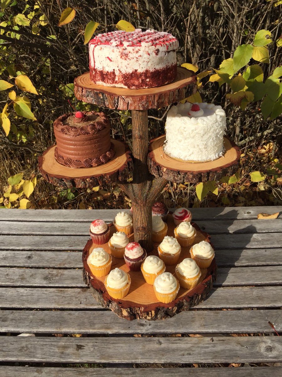 LiveEdge_'s tweet image. #LiveEdge #Weddings 😲#WeddingSeason #Barn #Rustic #Reclaimed #Vintage #WeddingPlanning #SnowWhiteInspired #Bespoke #FurnitureMaker #Artisan