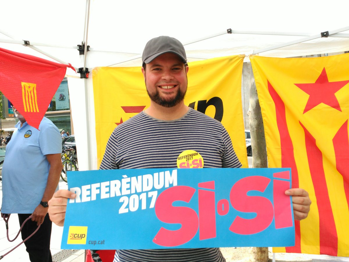 cupvila's tweet photo. #referèndumSÍoSÍ #DataiPreguntaAra #Vilafranca #SantJordi2017 https://t.co/0UPZ3SBvee