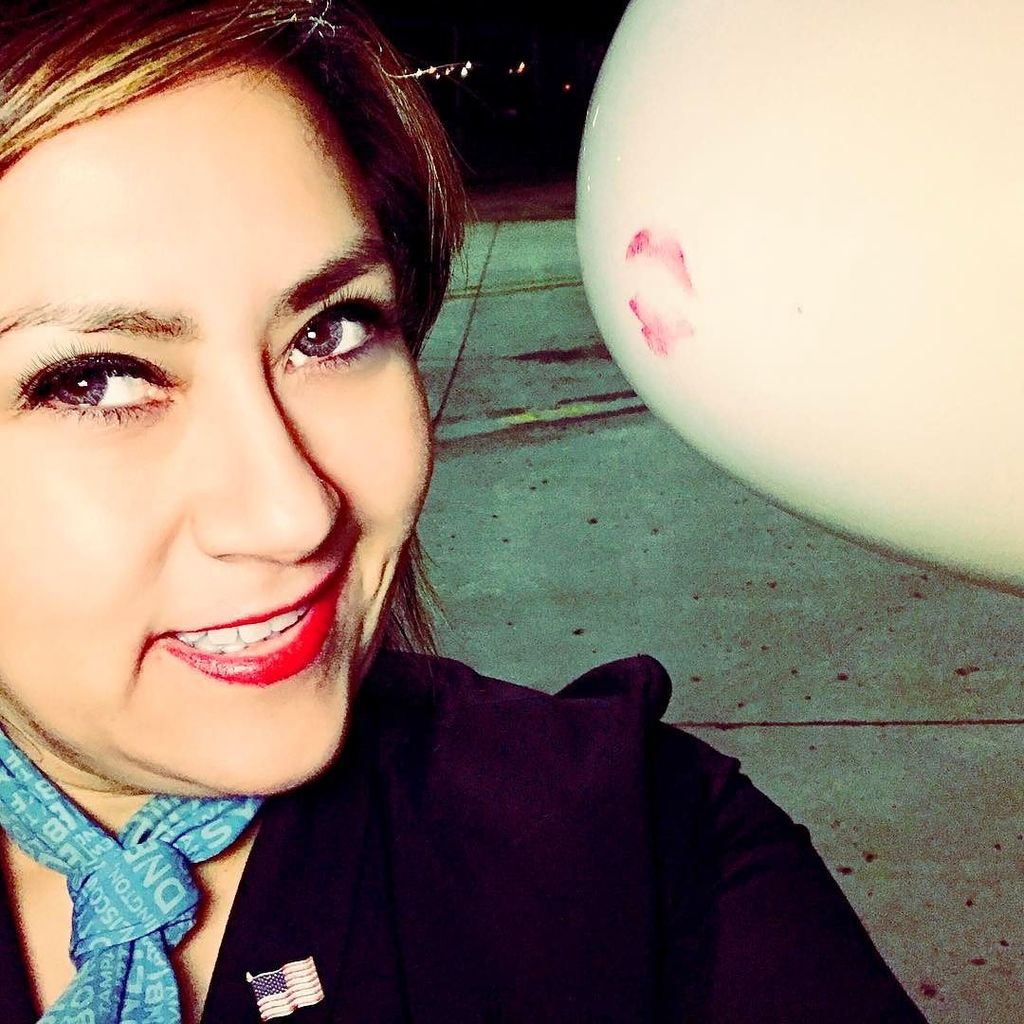 alexi_purdy's tweet photo. Everybody needs a kiss.. specially an airplane!! #crewlife #cabincrewlife #crewlifestyle #flightattendant #flighta… https://t.co/6E3MHY7JiW https://t.co/lvjvPsdrwK