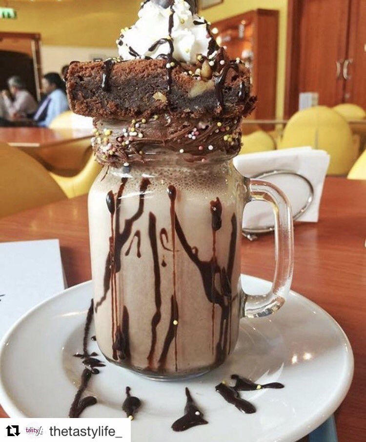 MMarquisDoha's tweet photo. One week to go for #ChocolateOverloadAtMMarquis! Great shot of one of our freak shakes available only at #QuickBitesDoha! https://t.co/ayy6uAFrH9