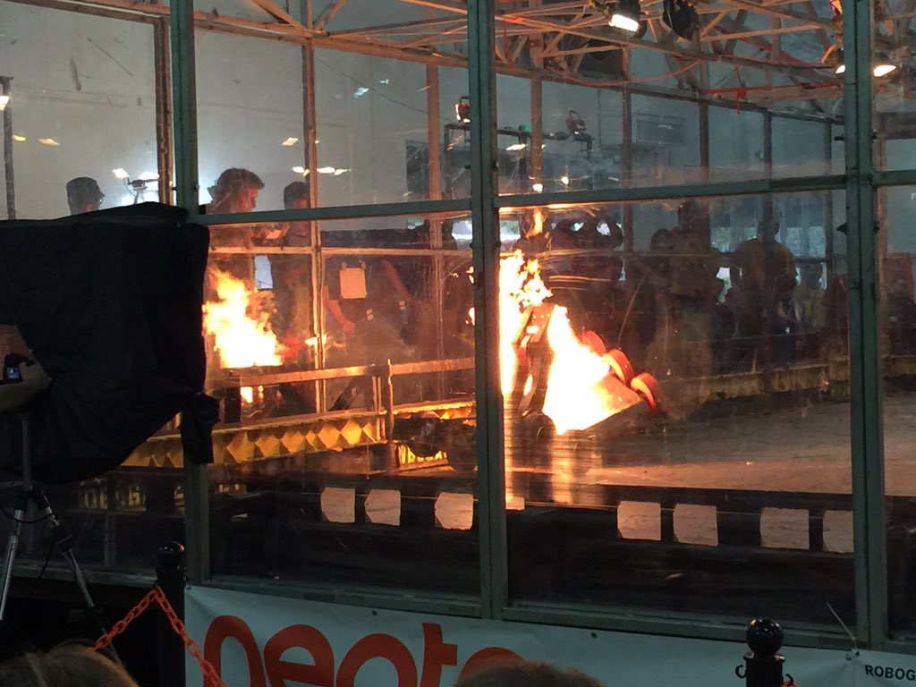 UKRobotWars's tweet image. We saw it, looked amazing. #RobotWars #robogames2017