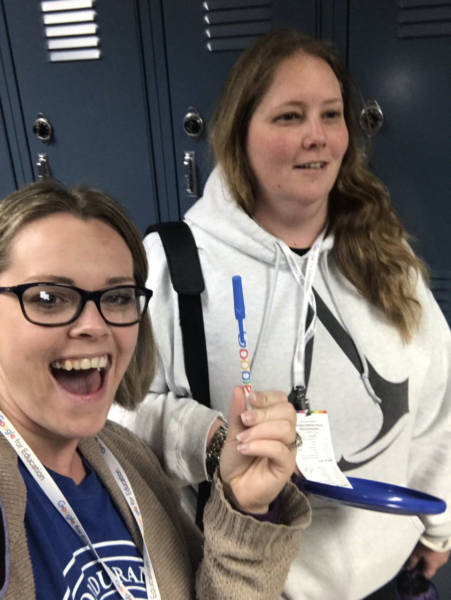 Stella_Pollard's tweet image. Winners!!! #edtechteam @wterral thanks for the #googleswag