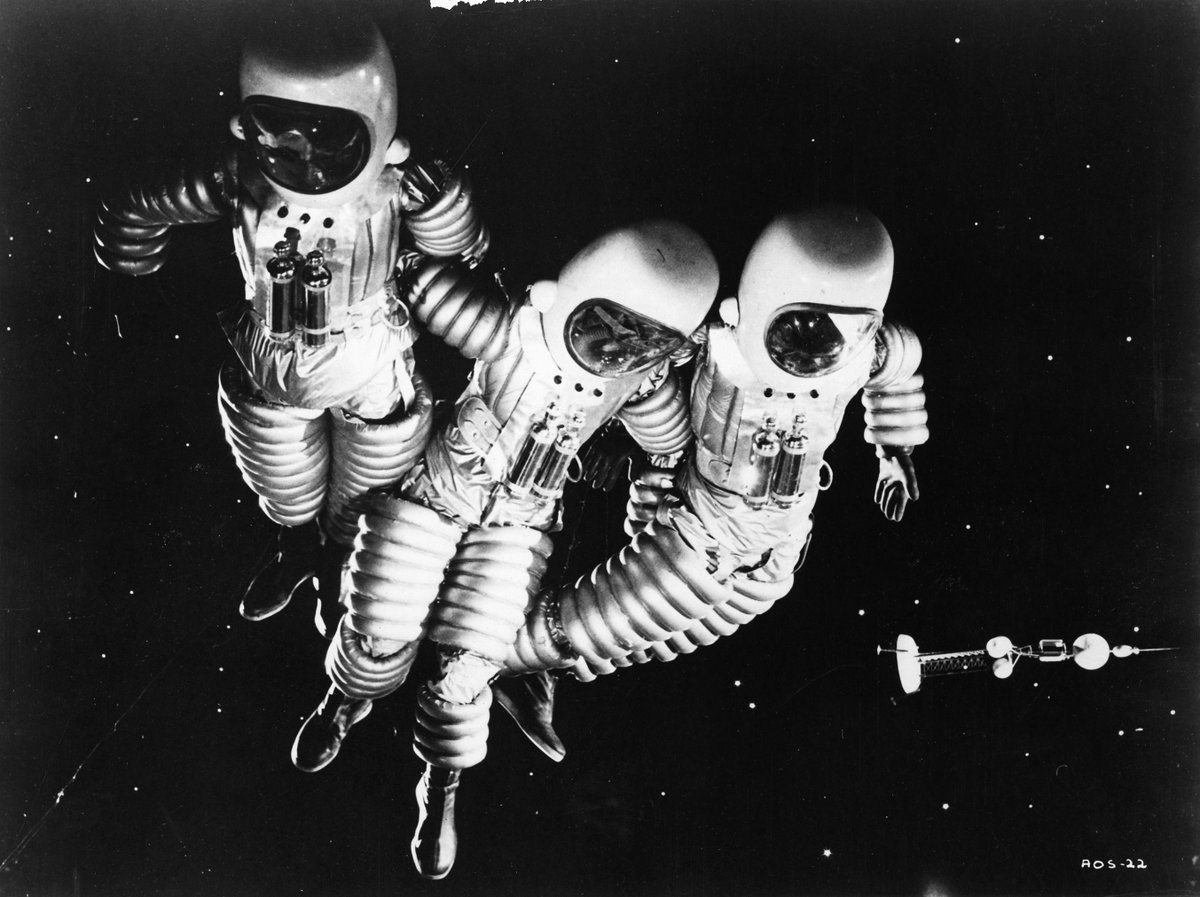 cineforumcr's tweet photo. Mañana, a las 20.30 en #CinefórumLivingRoom, @soyunrandom y @JLabrada nos presentan a la cuadrilla espacial de #AssignmentOuterSpace https://t.co/aMm5UMRHQY