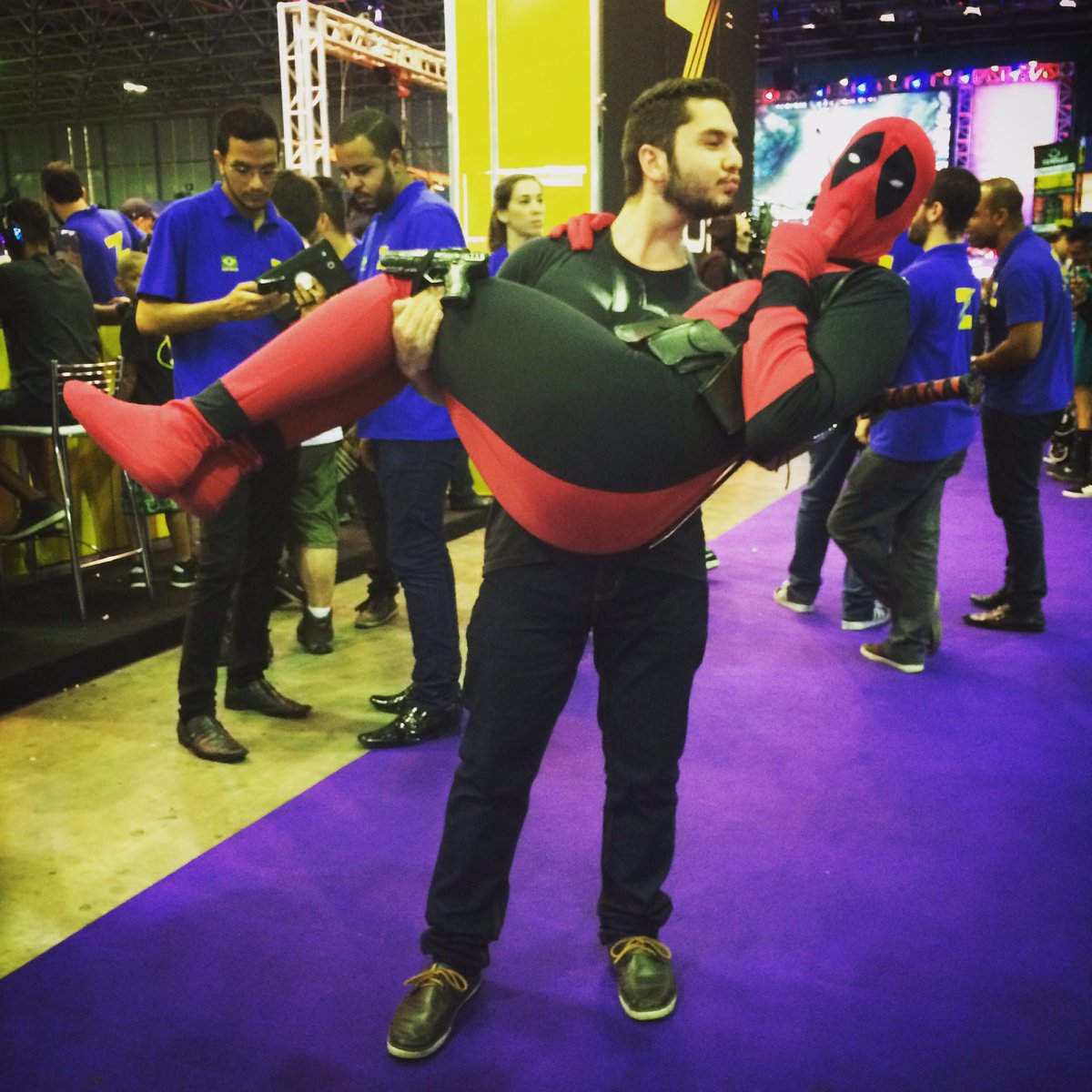 GameCodexBrasil's tweet image. Quando o cosplay é fiel! 😂#GGRF #GGRF2017 #cosplayGGRF