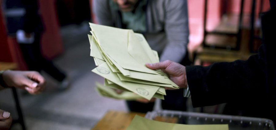 AKP’nin referandum günü sandık müşahitlerine gönderdiği mesajlar ortaya çıktı
grihat.com/akpnin-referan…