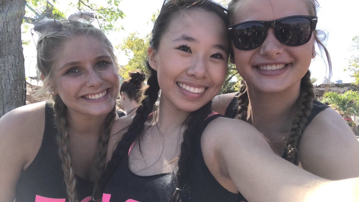 Emily Hou (emily_hou) Twitter