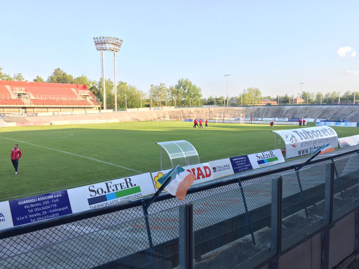 I Galletti sono già arrivati allo Stadio.
Alle 20:30 inizia Forlì - Bassano.
#ForzaGalletti #LegaPro