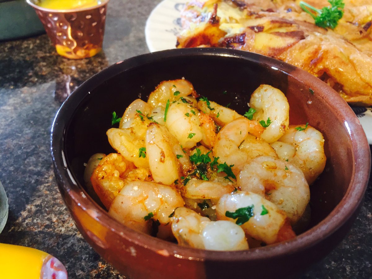 A taste of something to come #TuTuTangoTapas <a href="/WhiteHorseCavan/">White Horse Hotel</a> in #cootehill with our GM <a href="/lucafood1/">Matthew Luca</a> overseeing the food operation in detail 👍